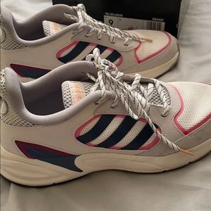 Adidas 90s Valasion tennis shoes